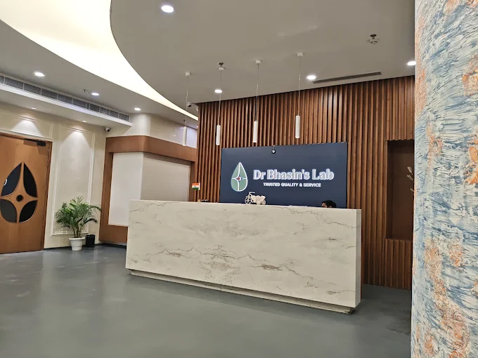 Reception area at Dr Bhasin's Lab